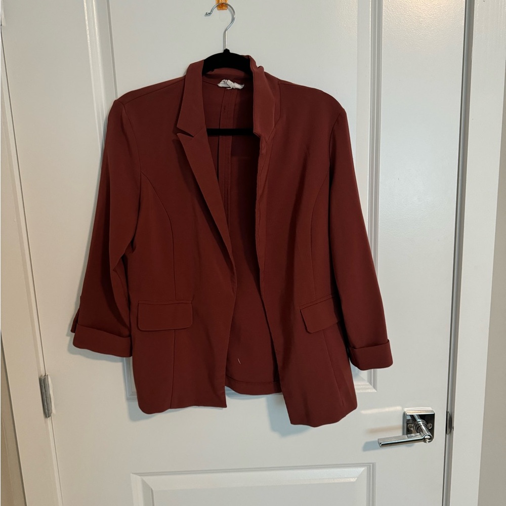 BURGUNDY BLAZER